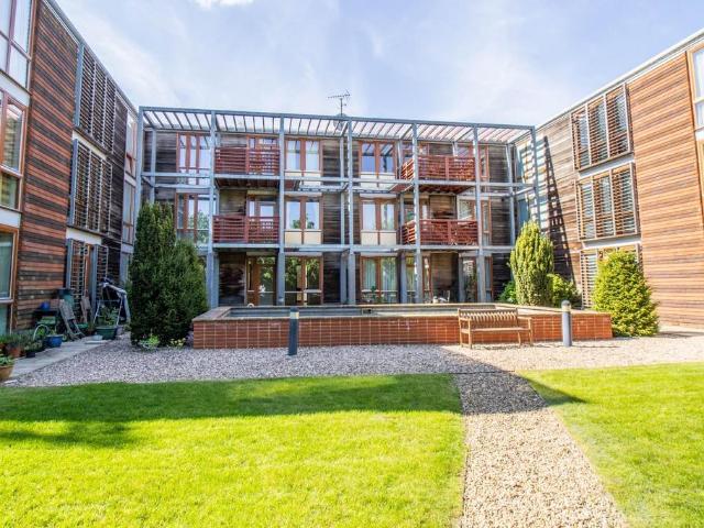 Meadow Croft, Lynfield Lane, Chesterton 2 bed apartment to rent £1,900 pcm £438 pw