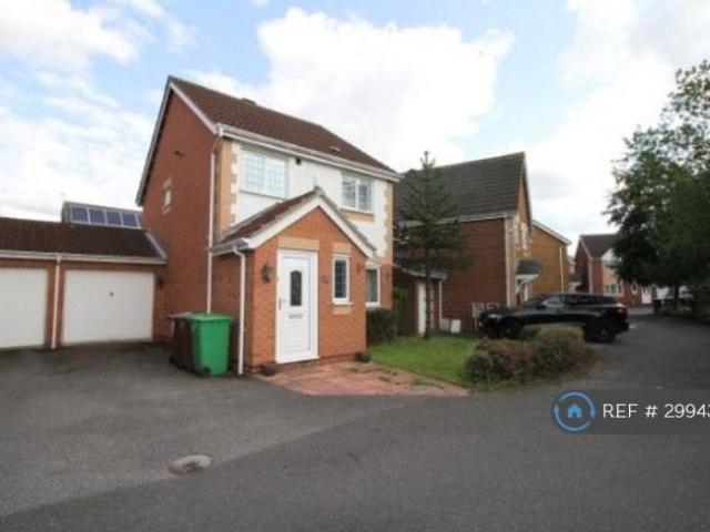 Meadow Brown Road, Nottingham, NG7 3 bed detached house to rent £1,400 pcm £323 pw