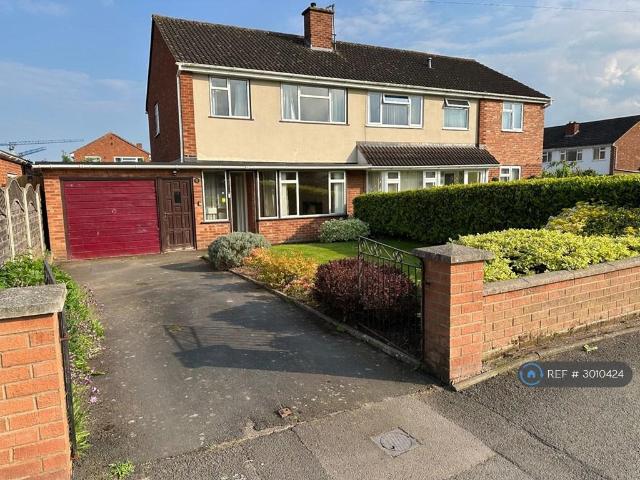 Meadow Drive, Hereford, HR4 3 bed semi detached house to rent £1,295 pcm £299 pw