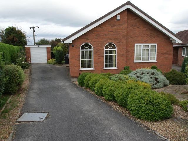 Meadow Drive, Tickhill, Doncaster DN11, 3 bed detached bungalow to rent, £975 pcm | PrimeLocation