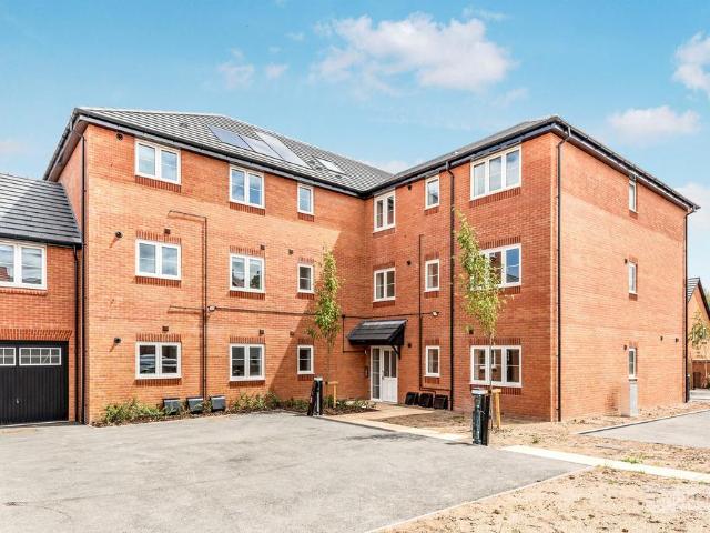 Meadow House Drive, COVENTRY 2 bed flat to rent £1,250 pcm £288 pw