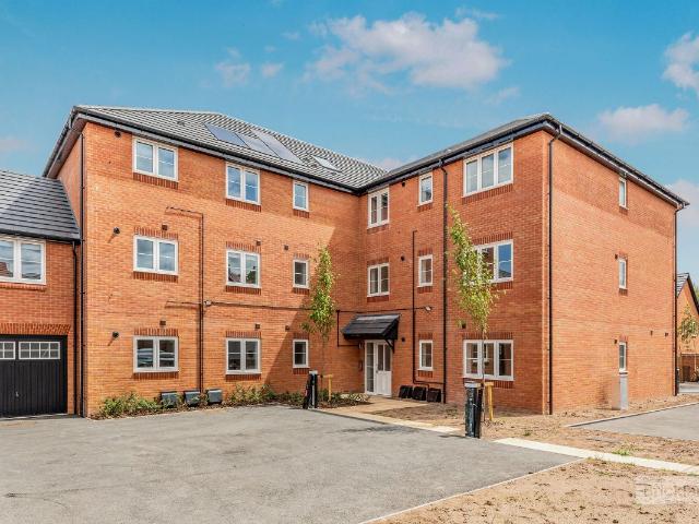 Meadow House Drive, Coventry CV4, 2 bed flat to rent, £1,250 pcm | PrimeLocation