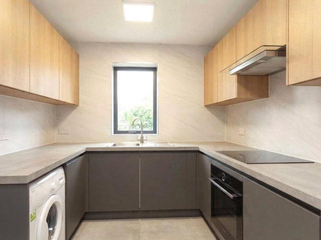Meadow Hill, New Malden, KT3 3 bed semi detached house to rent £2,600 pcm £600 pw