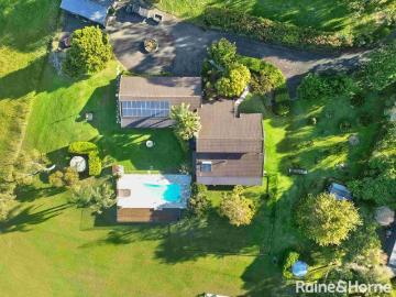 Meadow Lodge Private 2.5 Acre Sanctuary with Established Guest House Income | Minutes to Berry & Shoalhaven Heads