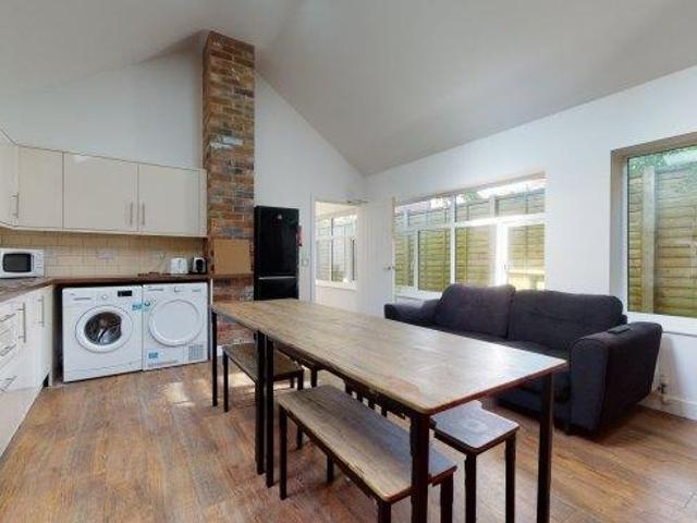 Meadow Lane 8 bed house share to rent £3,808 pcm £879 pw