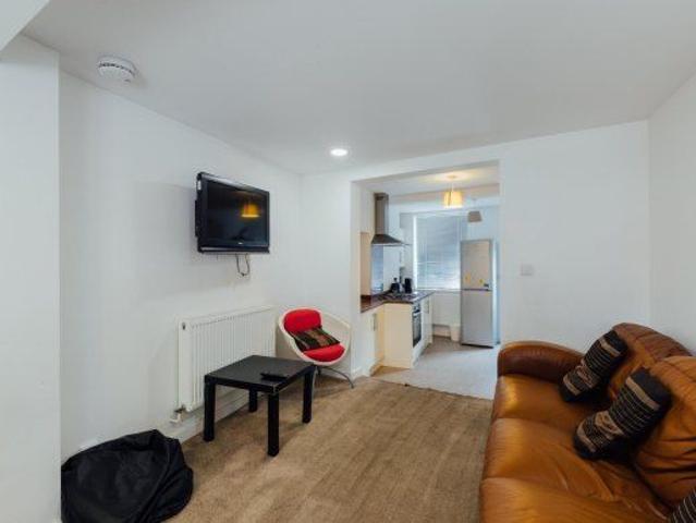 Meadow Lane, Loughborough, Leicestershire LE11, 6 bed shared accommodation to rent, £477 pppm | PrimeLocation