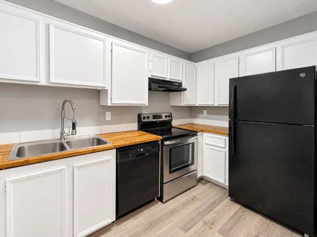 Meadow Mews Apartments — 2 Bed 1 Bath