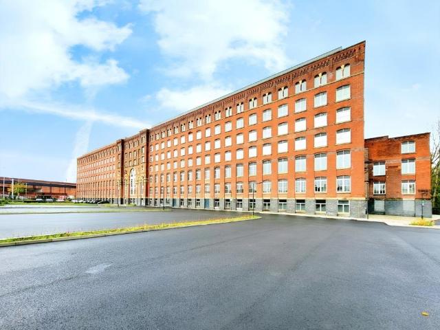 Meadow Mill, Water Street, Stockport. 2 bed flat to rent £1,225 pcm £283 pw