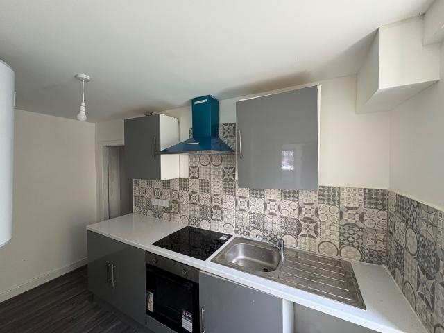 Meadow Street, Hyde, SK14 2 bed flat to rent £960 pcm £222 pw