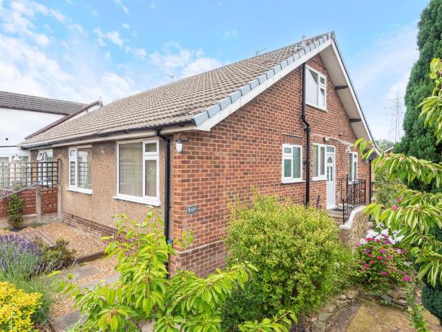 Meadow Park Crescent, Stanningley, Pudsey LS28, 3 bed semi detached bungalow to rent, £1,300 pcm | PrimeLocation