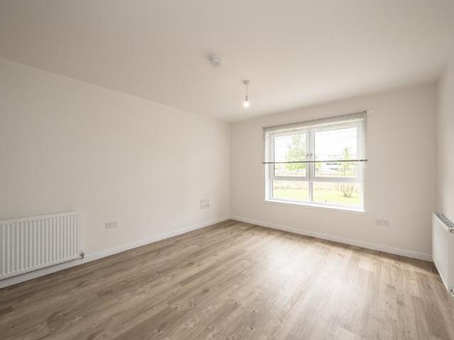 Meadow Place Road, Edinburgh, EH12 2 bed flat to rent £1,550 pcm £358 pw