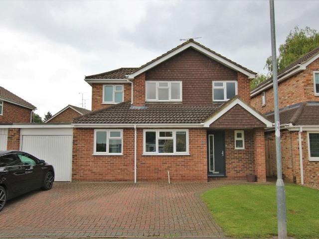 Meadow Road, Wokingham RG41, 4 bed detached house to rent, £2,650 pcm | PrimeLocation