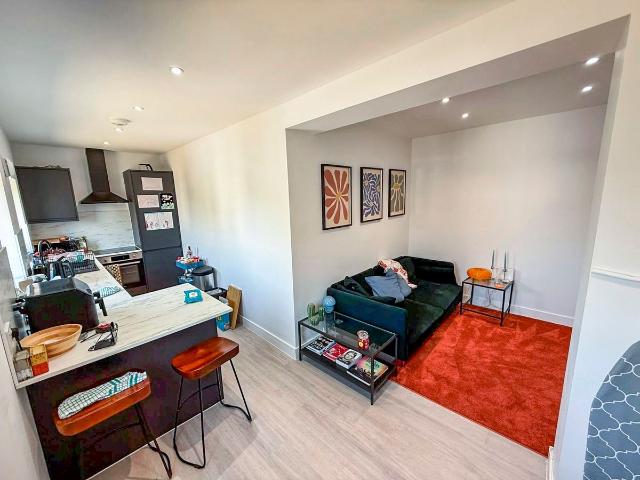 Meadow Road, Beeston NG9, 1 bed flat to rent, £950 pcm | PrimeLocation