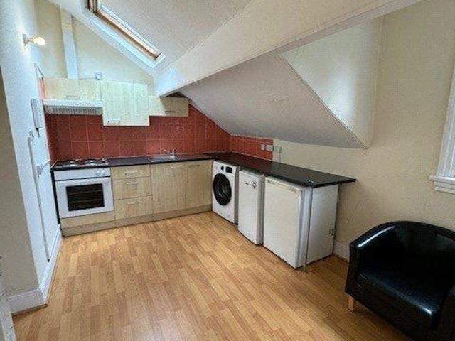 Meadow Road, Harborne, Birmingham, B17 1 bed apartment to rent £700 pcm £162 pw