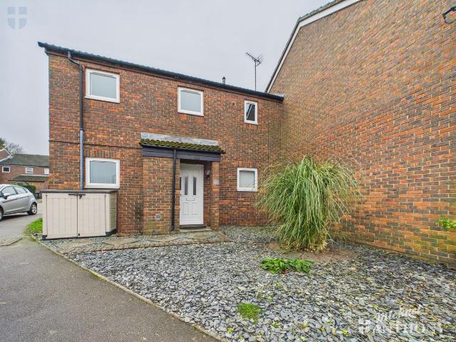 Meadow Way, Leighton Buzzard LU7, 3 bed end terrace house to rent, £1,450 pcm | PrimeLocation