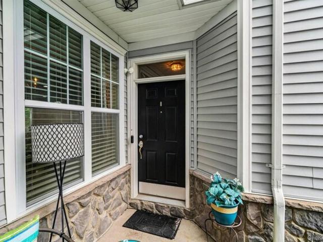 Meadow View Dr, Middletown, Home For Sale