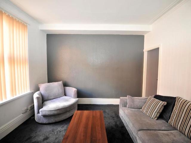Meadow View, Hyde Park, Leeds LS6, 5 bed terraced house to rent, £2,250 pcm | PrimeLocation