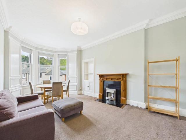 Meadowbank Crescent, Edinburgh. 2 bed apartment to rent £1,425 pcm £329 pw