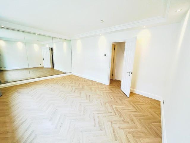 Meadowbank, Primrose Hill, NW3 5 bed house to rent £7,497 pcm £1,730 pw