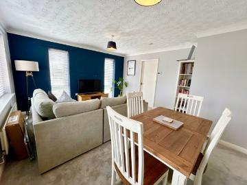 Meadowbrook Way, Cheadle SK8, 2 bed flat to rent, £1,100 pcm | PrimeLocation