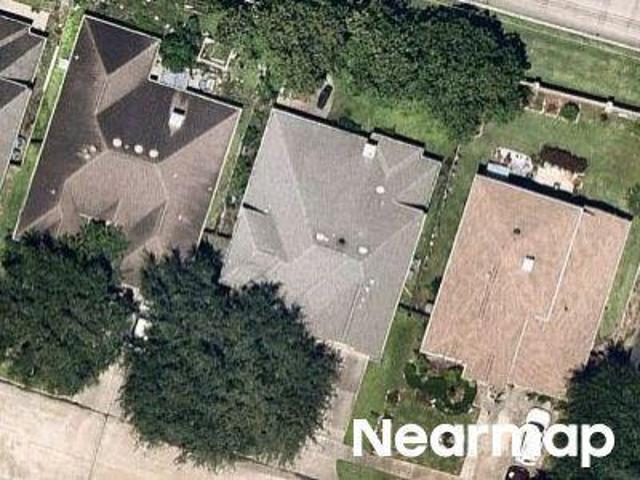 Meadowglen Dr
