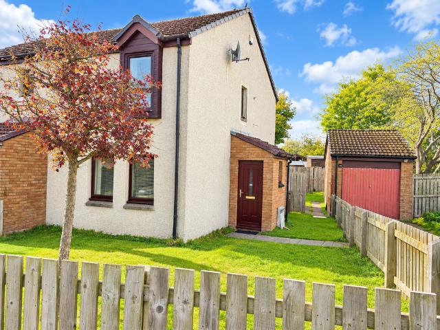 Meadowpark Road, Bathgate EH48 3 bed semi detached house to rent £1,200 pcm £277 pw