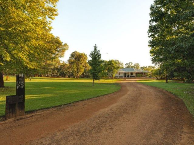 YOUR DREAM LIFESTYLE PROPERTY AWAITS