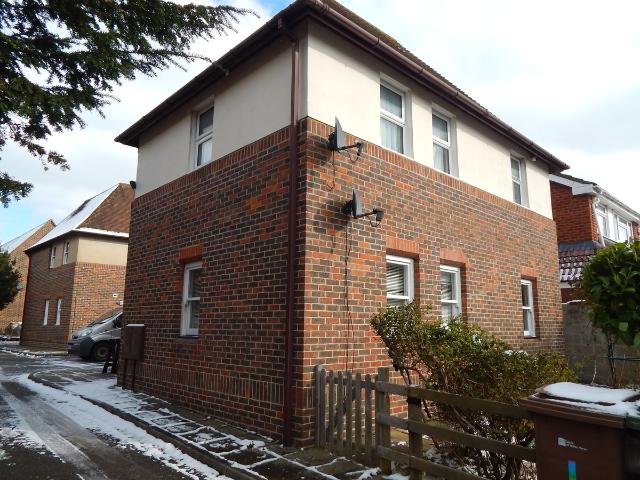 Meadowside, Abingdon OX14, 2 bed maisonette to rent, £1,325 pcm | PrimeLocation