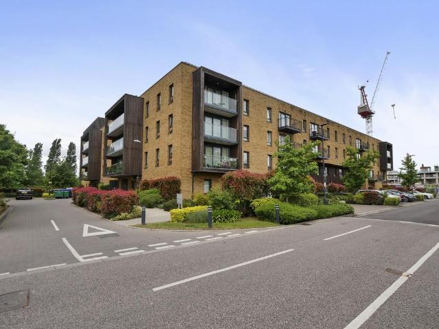 Meadowside, Kidbrooke Village. 2 bed apartment to rent £2,300 pcm £531 pw