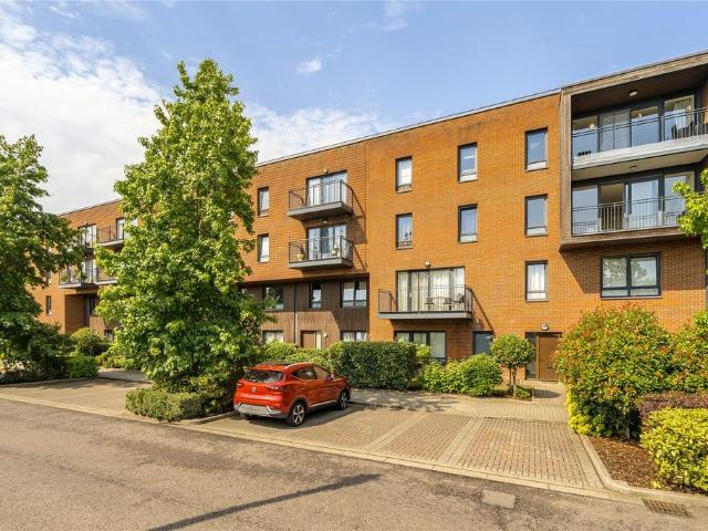 Meadowside, Kidbrooke Village. 3 bed apartment to rent £3,100 pcm £715 pw