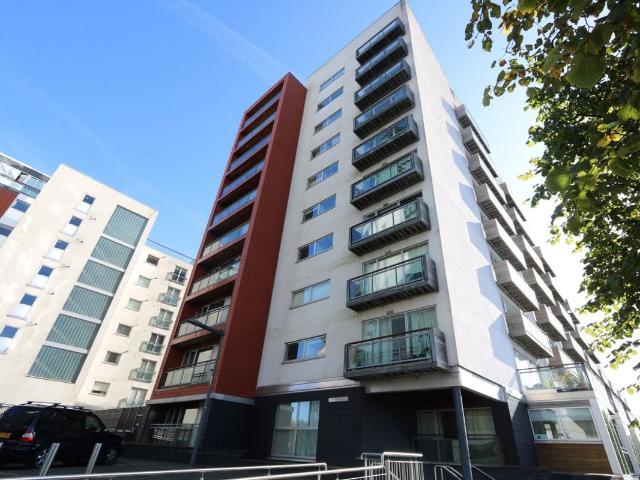 Meadowside Quay Walk, Glasgow G11, 2 bed flat to rent, £1,625 pcm | PrimeLocation