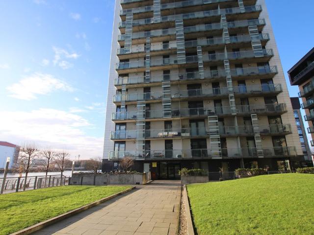 Meadowside Quay Walk, Glasgow Harbour, Glasgow G11, 2 bed flat to rent, £1,100 pcm | PrimeLocation