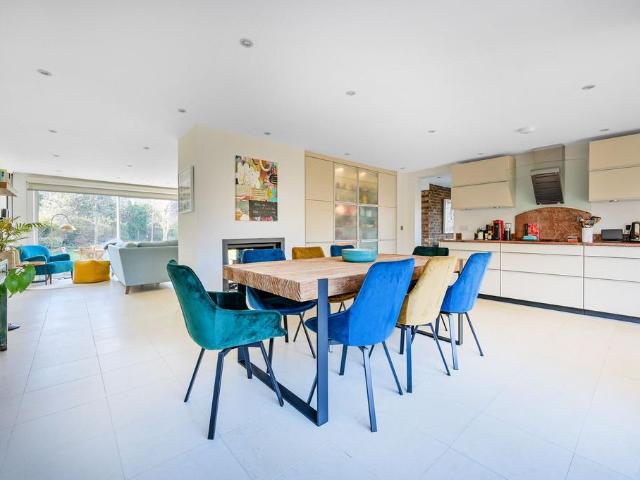 Meads Road, Boxgrove, Guildford, GU1 3 bed detached house to rent £6,500 pcm £1,500 pw
