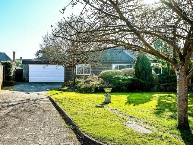 Meads Road, Boxgrove, Guildford GU1, 3 bed detached house to rent, £6,500 pcm | PrimeLocation