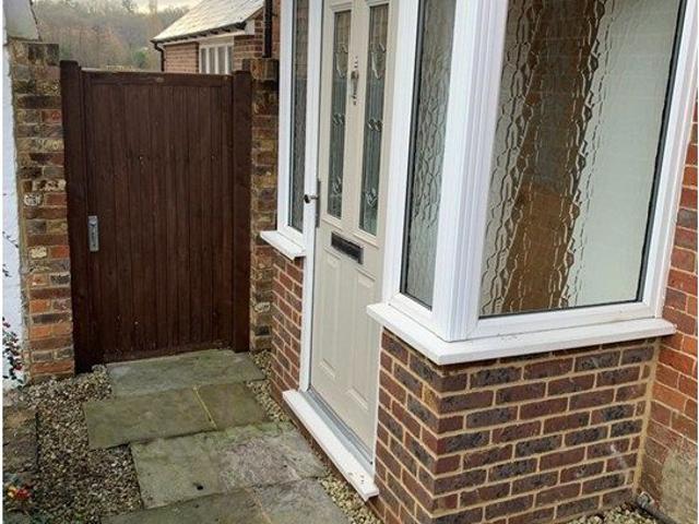 Meadrow, Godalming GU7, 2 bed detached house to rent, £1,800 pcm | PrimeLocation