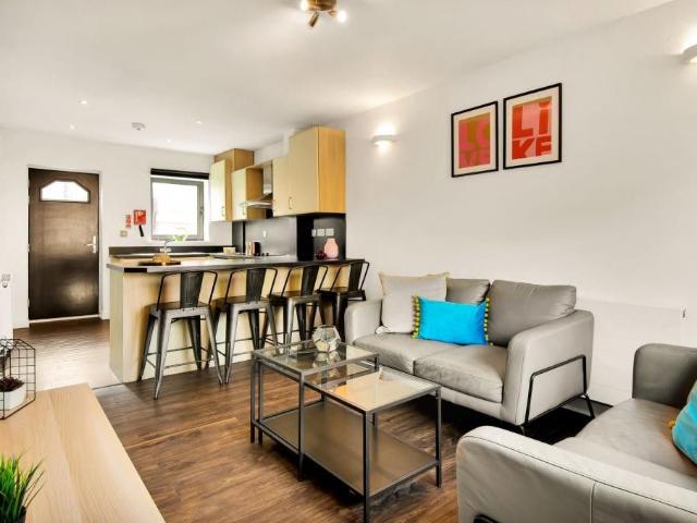Meanwood Road, Leeds LS6, 4 bed shared accommodation to rent, £2,010 pppm | PrimeLocation