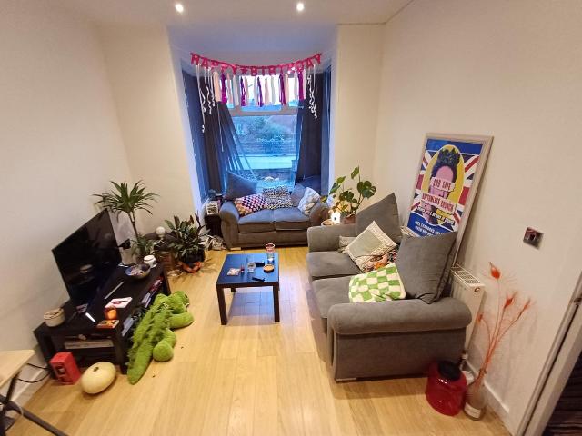 Meanwood Road, Leeds LS6, 3 bed terraced house to rent, £1,250 pcm | PrimeLocation