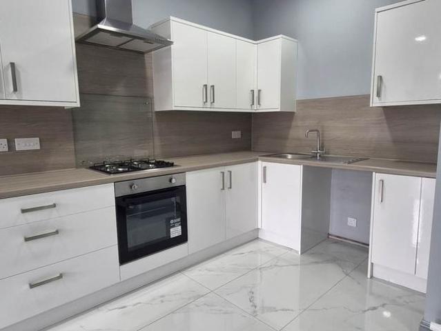 Mearns Road, Clarkston 2 bed flat to rent £1,395 pcm £322 pw