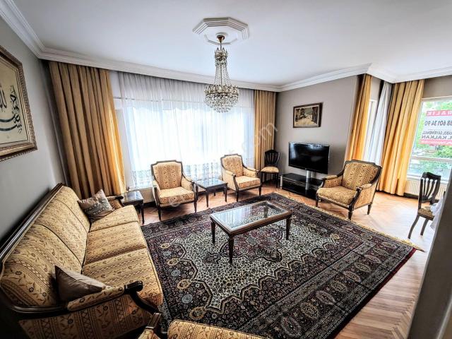 Mebusevleri Kiralık Arakat, Otoparklı, Köşe Ön Eşyalı 3+1 Daire