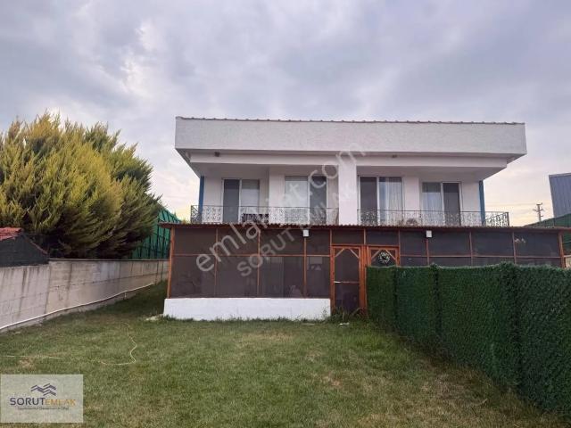 Mecidiye Villalar Bölgesinde 933 M² Bahçeli Müstakil Villa