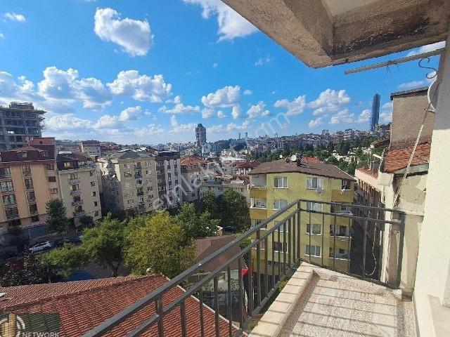 Mecidiyeköy Balaban Sokak Tametro & Metrobüse Yürüme Mesafesinde 3+1 Daire