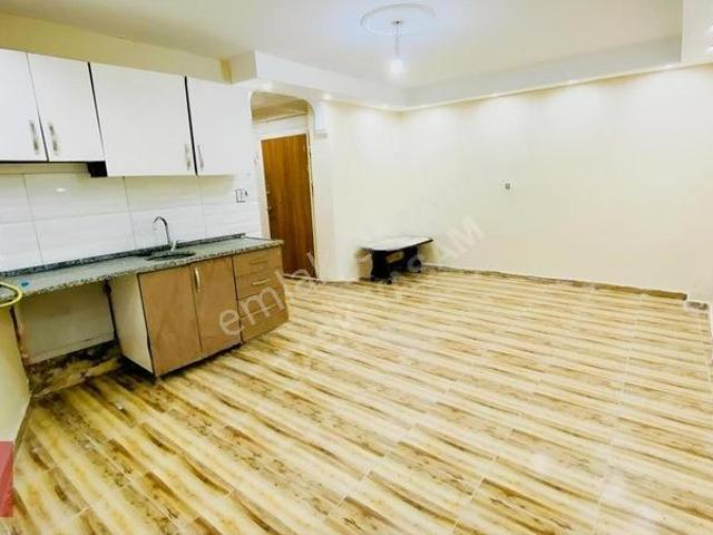 Mecidiyeköy Er Cihan Namlı Caddesine 20 Metre Kiralık 1+1 Daire