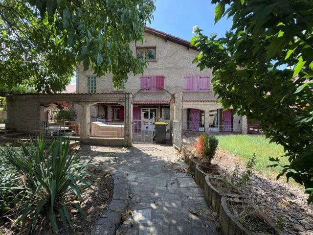 MECLEUVES Vaste maison avec jardin