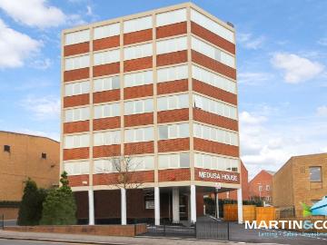 Stourbridge, West Midlands, Midlands - Lift