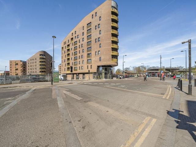 Medway Street, Chatham ME4, 2 bed flat to rent, £1,495 pcm | PrimeLocation