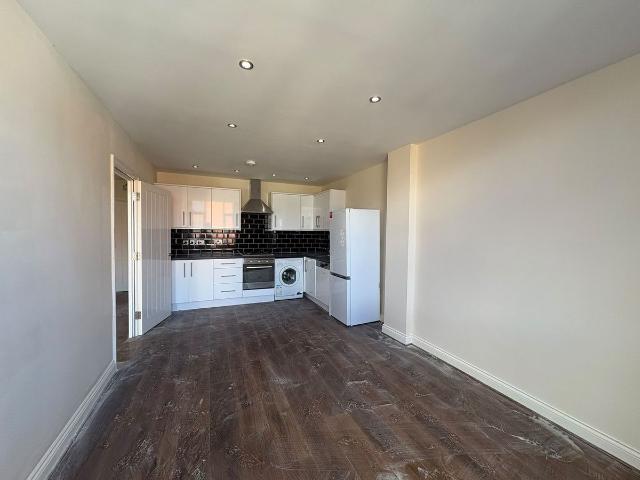 Medway Street, Idenden House Medway Street ME14, 2 bed flat to rent, £1,200 pcm | PrimeLocation