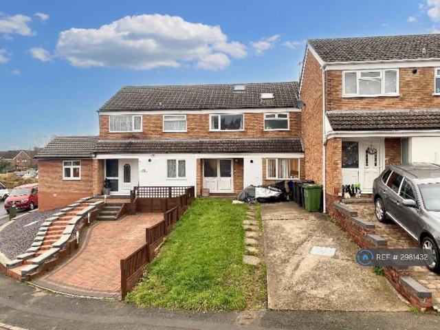 Medway Road, Worcester, WR5 4 bed terraced house to rent £1,600 pcm £369 pw