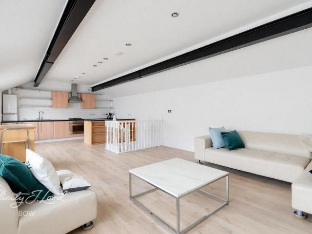 Medway Road, LONDON 2 bed terraced house to rent £2,900 pcm £669 pw