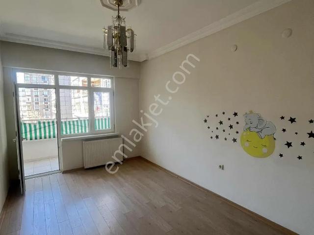 Med Life' Sultan Hastanesi Arkası Eminyet Yanı 3+1 Kiralık Daire