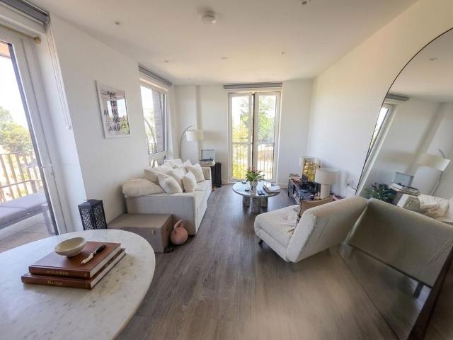 Medawar Drive, Wolff House, NW7 1 bed flat to rent £2,000 pcm £462 pw